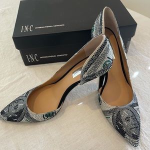 Women’s pumps